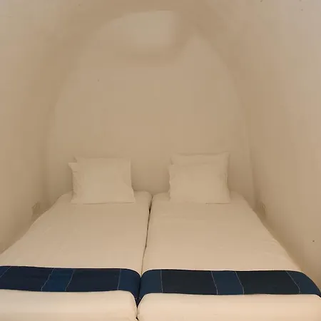 Lydia Cavehouse Villa Oia